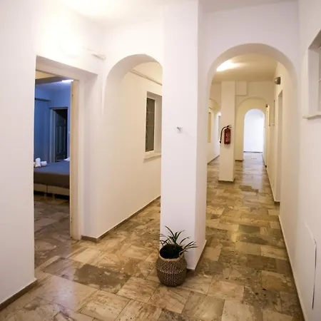 Ambiance Studios Aparthotel