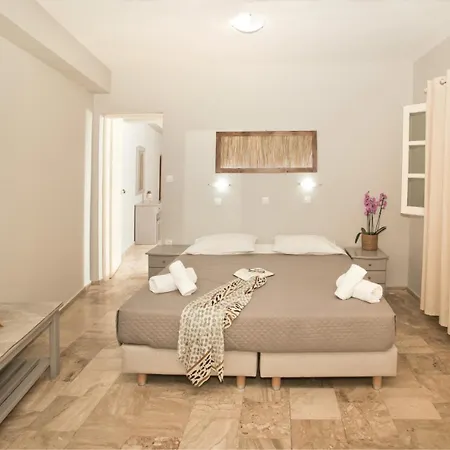 Ambiance Studios Aparthotel 2*